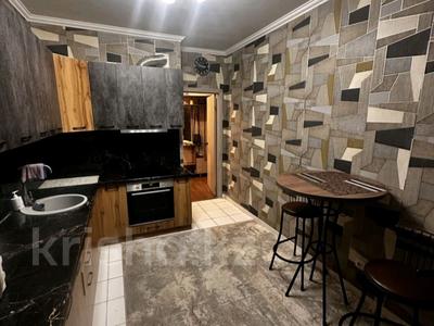 2-комнатная квартира · 60 м² · 9/9 этаж, мкр Дарабоз 10 за 300 000 ₸ в Алматы, Алатауский р-н