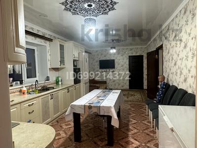 Отдельный дом · 5 комнат · 140 м² · 8 сот., Курашасай , Ауезова 15а/2 за 19 млн ₸ в Актобе