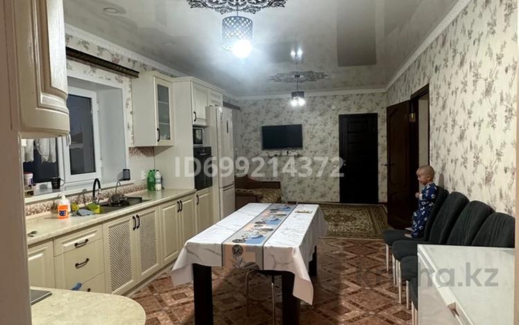 Отдельный дом · 5 комнат · 140 м² · 8 сот., Курашасай , Ауезова 15а/2 за 19 млн ₸ в Актобе — фото 2
