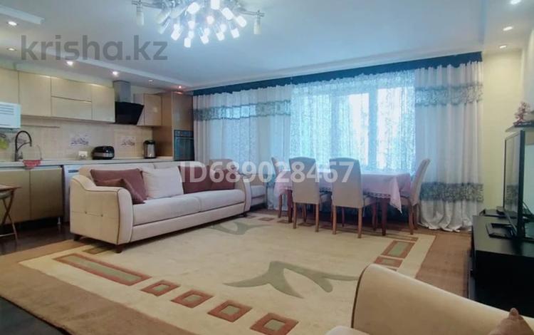3-комнатная квартира, 64 м², 3/9 этаж помесячно, Астана 7/2 за 270 000 〒 в Павлодаре — фото 2