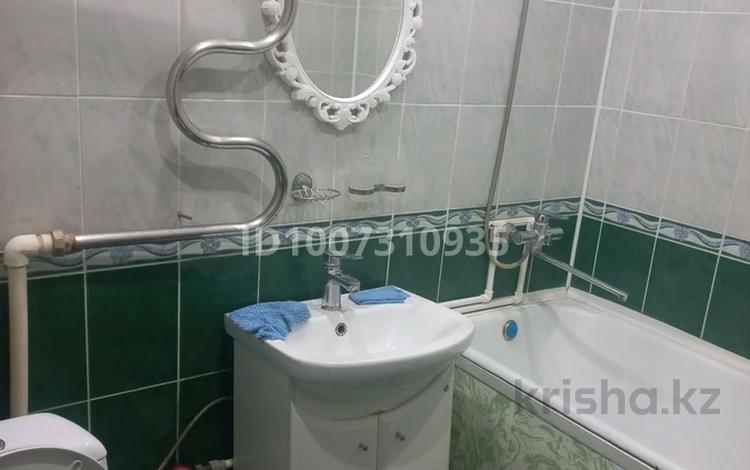 3-комнатная квартира · 63 м² · 2/5 этаж, жилой массив Есет Батыр 105 за 150 000 〒 в Актобе — фото 2