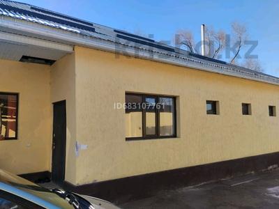 Жеке үй • 6 бөлмелер • 180 м² • 18 сот., Бекболат көшесі 6 — Центр, бағасы: 32 млн 〒 в Касымбек датка