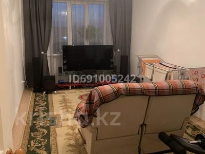 2-комнатная квартира, 90 м², 4/7 этаж, мкр Центральный, Крупской 26 — Студенческая за 35 млн 〒 в Атырау, мкр Центральный