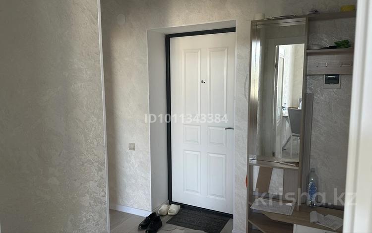 2-комнатная квартира · 71 м² · 4/5 этаж, мкр. Алтын орда, Микрорайон Батыс-2 49Р за 200 000 ₸ в Актобе — фото 2