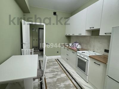 1-комнатная квартира, 44 м², 8/9 этаж помесячно, мкр Атырау, Абулхайыр хана 51а — Школа Бином за 200 000 〒