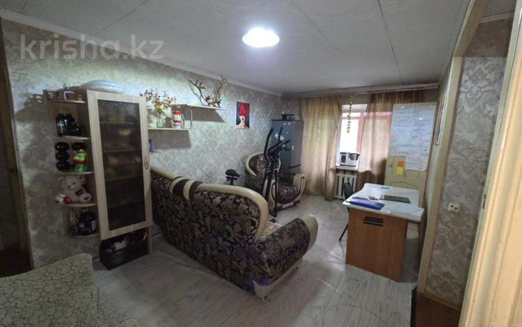 3-комнатная квартира · 55.6 м² · 3/5 этаж, Пришахтинск, ул. Зелинского за 11.9 млн ₸ в Караганде, Алихана Бокейханова р-н — фото 2