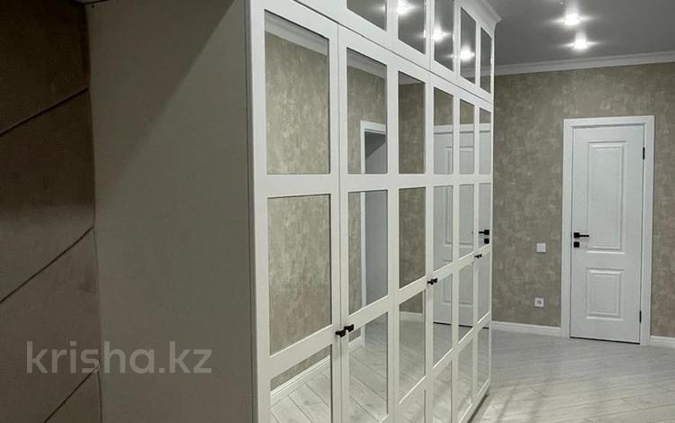 2-комнатная квартира · 58 м² · 9/12 этаж, Кабанбай батыра 59 за 255 000 ₸ в Астане, Нура р-н — фото 2