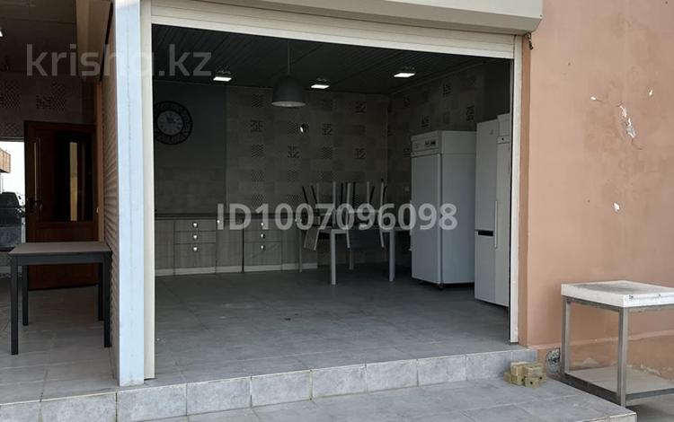 Свободное назначение · 300 м² за 300 000 ₸ в Актау, мкр Приморский — фото 2