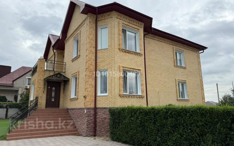 Отдельный дом · 4 комнаты · 407 м² · 26 сот., Юбилейная 11 за 200 млн ₸ в  — фото 3