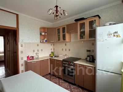 3-бөлмелі пәтер · 65 м² · 9/10 қабат, Голубые пруды ш/а., бағасы: 21 млн ₸ в Караганде, Алихана Бокейханова р-н