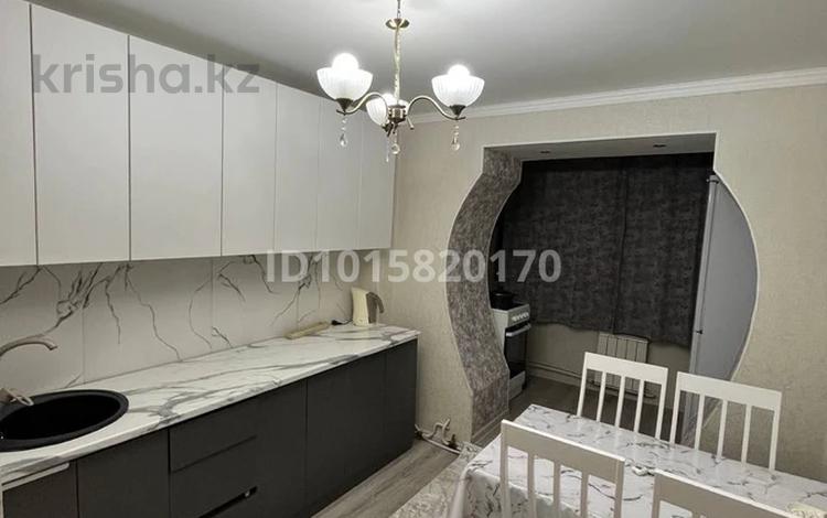 2-бөлмелі пәтер · 54.4 м² · 4/10 қабат, Казыбек би 34 15, бағасы: 32 млн ₸ в Усть-Каменогорске — фото 2