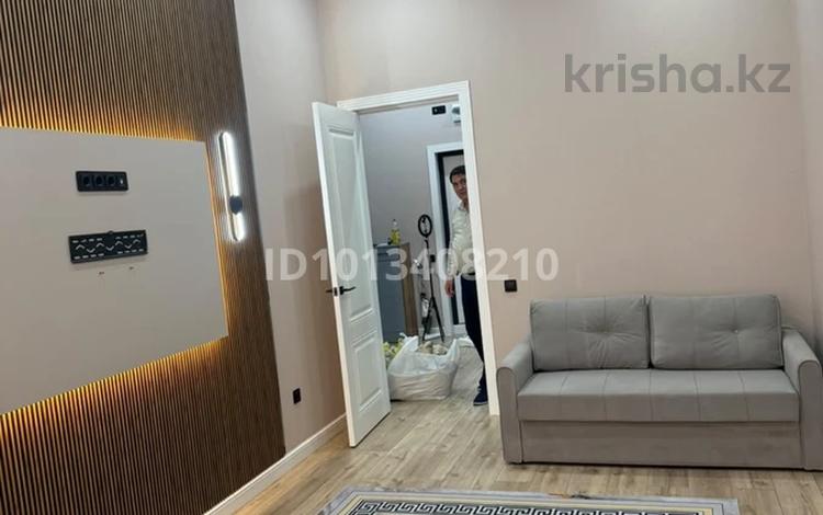 2-комнатная квартира · 70 м² · 9/12 этаж, 17-й мкр 114 за 15 000 ₸ в Актау — фото 2