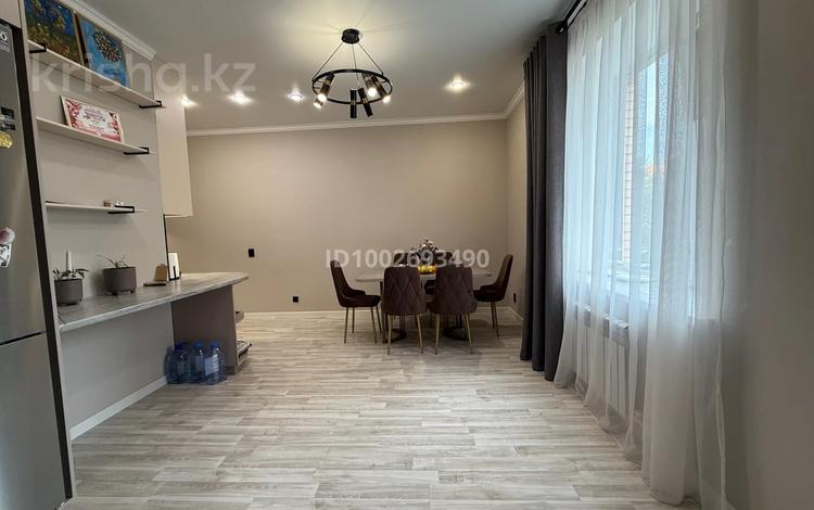 3-комнатная квартира · 80 м² · 2/5 этаж, мкр Юго-Восток, Таттимбета 5б — Напротив спортивного комплекса “Aerofit”, за супермаркетом “NormaN” за 46 млн 〒 в Караганде, Казыбек би р-н — фото 2