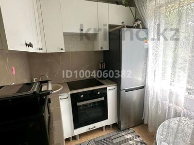 3-комнатная квартира · 60 м² · 2/5 этаж, 20 квартал за 24 млн 〒 в Семее