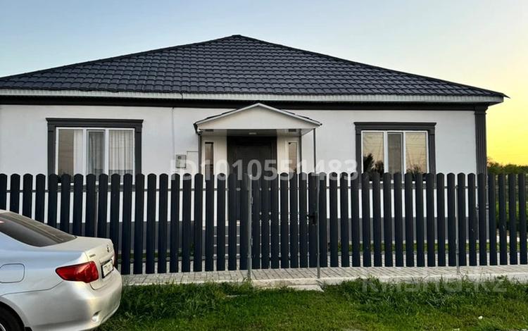 Жеке үй · 4 бөлме · 195 м² · 12 жүзд., С/к Кумжол 40 — 70 мектепке қарама қарсы, бағасы: 34 млн ₸ в Актобе, жилой массив Акжар-2 — фото 2