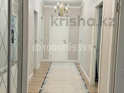 4-комнатная квартира · 100 м² · 9/10 этаж, мкр Аксай-1 11/7 за 72 млн ₸ в Алматы, Ауэзовский р-н