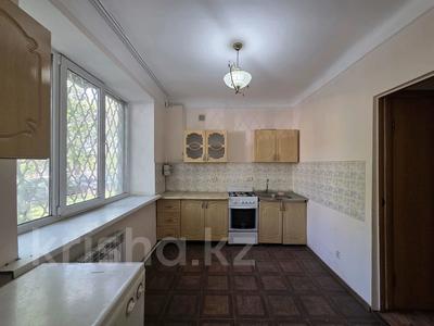 3-бөлмелі пәтер · 77 м² · 1/5 қабат, Амангельды 50, бағасы: 299 999 〒 в Алматы, Алмалинский р-н