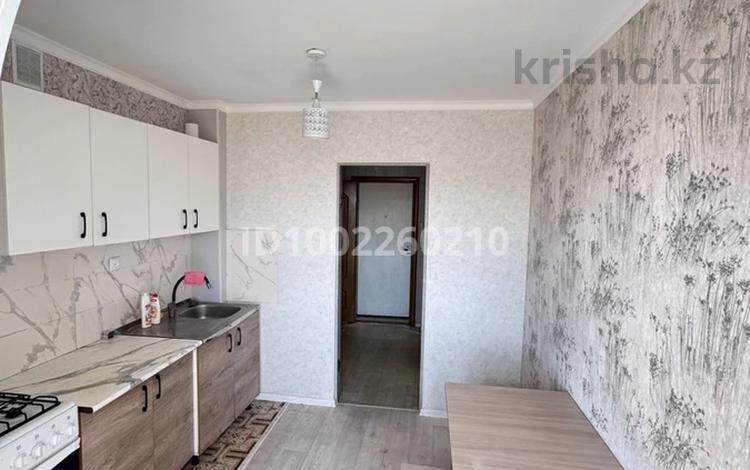 2-комнатная квартира · 56 м² · 7/10 этаж, мкр 8, Бр. Жубановых 285 за 190 000 〒 в Актобе — фото 2