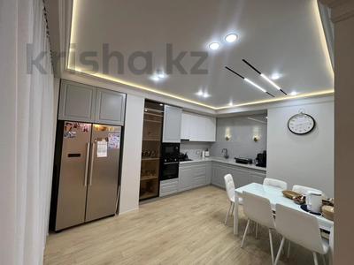 3-бөлмелі пәтер · 120 м², Микрорайон 4 61/1, бағасы: 65 млн 〒 в Конаеве