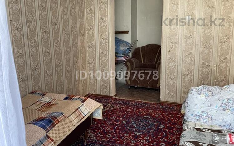 2-бөлмелі пәтер · 33.2 м² · 5/5 қабат, Селевина 15, бағасы: 10 млн ₸ в Семее — фото 2