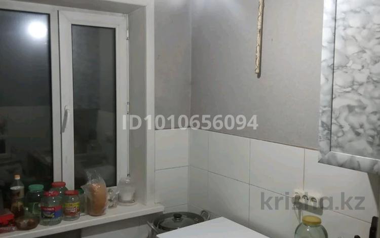 1-бөлмелі пәтер · 38 м² · 1/5 қабат, Пришахтинск, Пришахтинск, 22й микрорайон 19 — В центре, бағасы: 9.5 млн ₸ в Караганде, Алихана Бокейханова р-н — фото 2