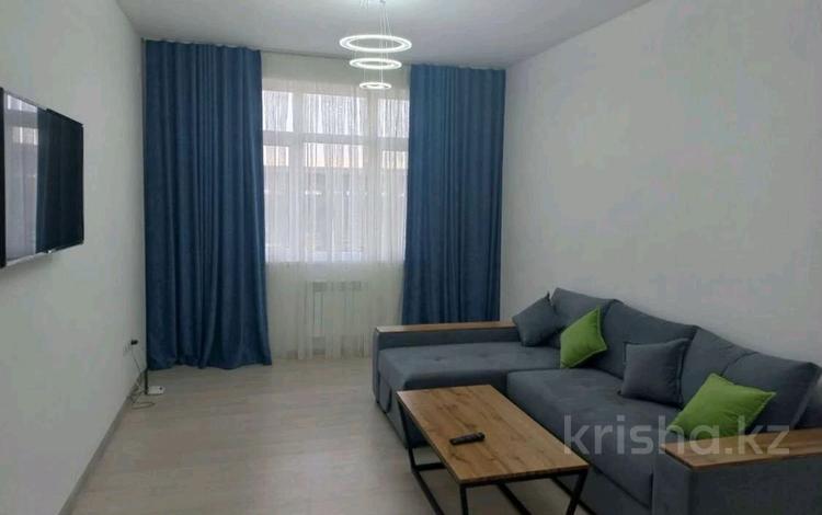 3-комнатная квартира, 90 м², 6/9 этаж помесячно, Абылайхана 14