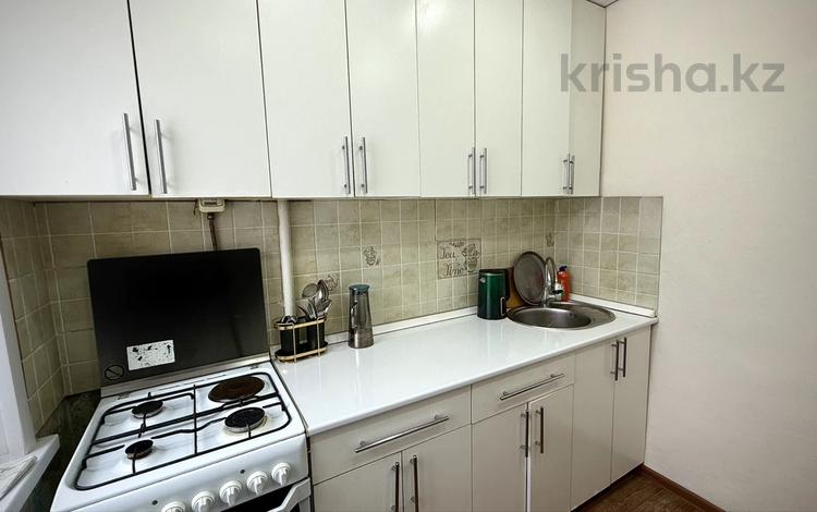 2-комнатная квартира · 44.7 м² · 3/5 этаж, мкр Юго-Восток, Республики за 16 млн ₸ в Караганде, Казыбек би р-н — фото 2