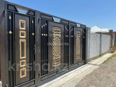 Отдельный дом · 4 комнаты · 110 м² · 4 сот., Мукана Атабаева 96 — Массив Арай за 26 млн 〒 в Таразе