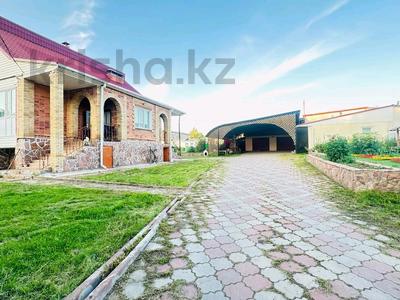 Отдельный дом · 7 комнат · 183.4 м² · 18 сот., Майкотова 1/4 за 47 млн 〒 в Акколе