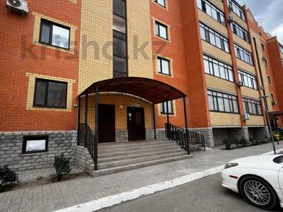 3-бөлмелі пәтер · 165 м² · 1/5 қабат, мкр. Алтын орда, Тауелсиздик 23д — Газиза Жубанова, бағасы: ~ 42.2 млн ₸ в Актобе