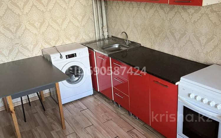 1-комнатная квартира, 42 м², 2/5 этаж помесячно, мкр Мамыр-1 11