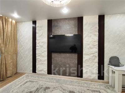 3-комнатная квартира · 89.7 м² · 1/5 этаж, мкр Юго-Восток, Муканова — Школа-лицей №101, Детский сад "БалаКай", Частный ясли-сад-школа "Лесок", ТЦ "Мечта" за 45.5 млн ₸ в Караганде, Казыбек би р-н