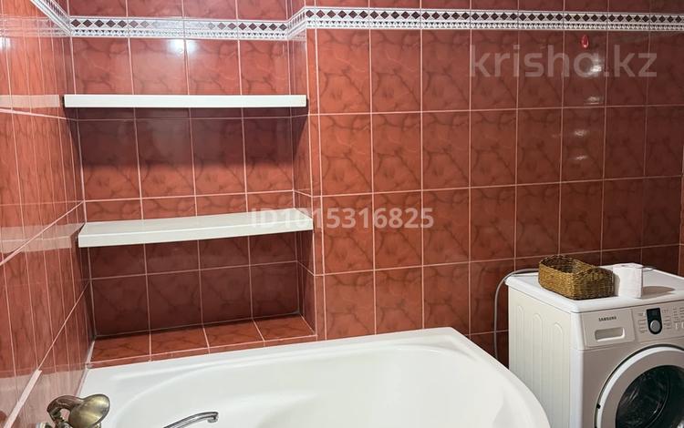 3-комнатная квартира · 80 м² · 2/5 этаж, 8-й микрорайон 8 — Шымкент плаза за 220 000 ₸ в Туран р-н — фото 2