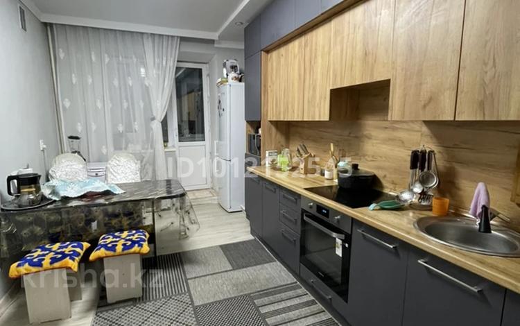 3-комнатная квартира · 90.5 м² · 2/5 этаж, Мкр. Юность 3 за 38 млн ₸ в Семее, Красный Кордон — фото 2