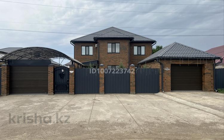 Отдельный дом · 6 комнат · 260 м² · 8 сот., Стрельца 15 за 200 млн 〒 в Атырау — фото 2