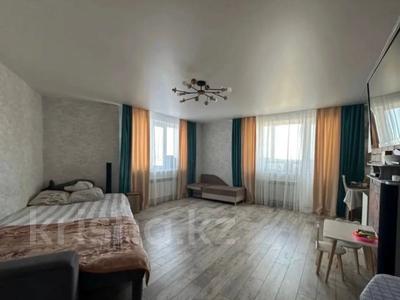 Аренда квартир в Астане: 1-комнатная квартира · 52.4 м² · 12/14 этаж · помесячно, Кайым Мухамедханов 25 за 200 000 〒 1-комнатная квартира · 52.4 м² · 12/14 этаж · помесячно, Кайым Мухамедханов 25 за 200 000 〒 в Астане, Нура р-н