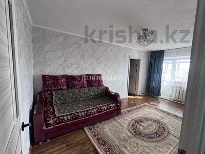 2-комнатная квартира · 42 м² · 5/5 этаж, Майкудук, 15й микрорайон 27 за 9.5 млн 〒 в Караганде, Алихана Бокейханова р-н