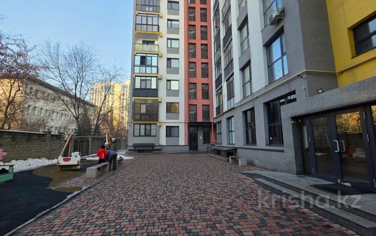 2-бөлмелі пәтер · 74 м² · 5/12 қабат, Бузурбаева 4Б блок 1, бағасы: 65 млн ₸ в Алматы, Медеуский р-н — фото 2
