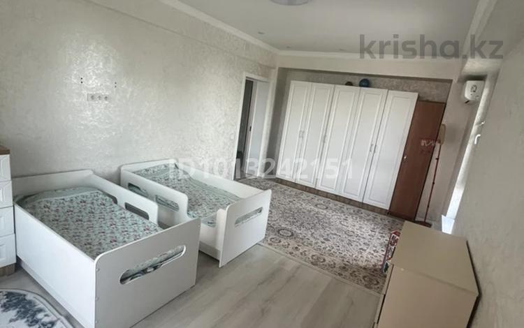 2-бөлмелі пәтер · 63 м² · 3/9 қабат, мкр Думан-2 57, бағасы: 350 000 ₸ в Алматы, Медеуский р-н — фото 2