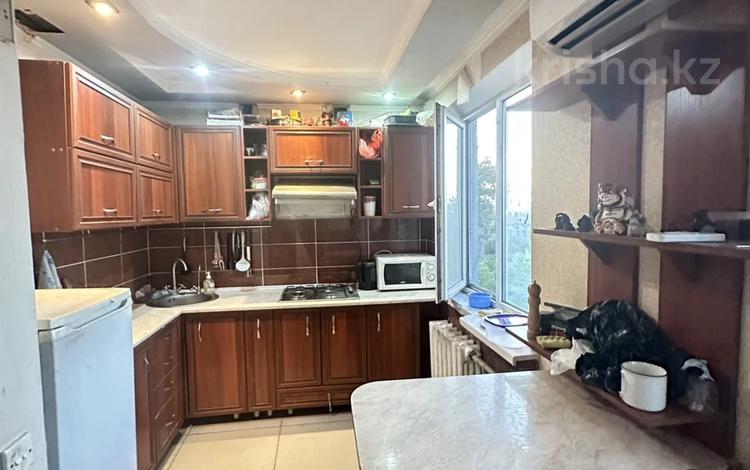 3-бөлмелі пәтер · 62 м² · 5/5 қабат, 6 мкр 56 а, бағасы: 9 млн ₸ в Темиртау — фото 2
