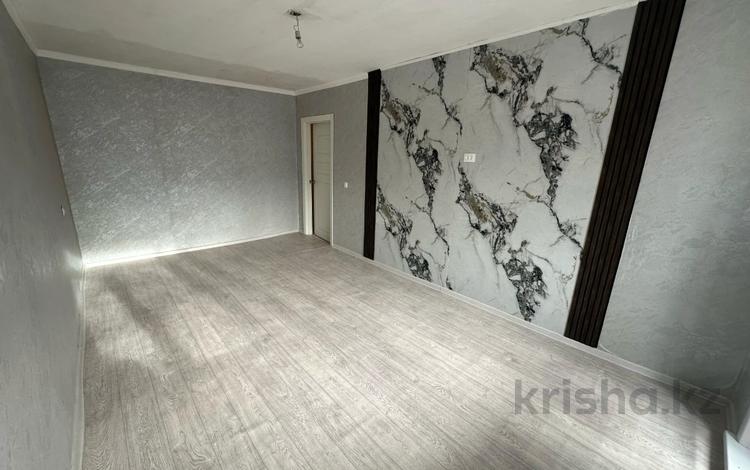 2-комнатная квартира · 42.6 м² · 3/5 этаж, мкр Юго-Восток, Рыскулова за 15.9 млн 〒 в Караганде, Казыбек би р-н — фото 2
