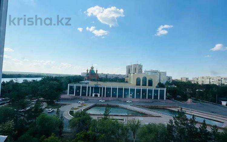 3-комнатная квартира · 67 м² · 8/9 этаж, Набережная 3 за 31 млн ₸ в Павлодаре — фото 2