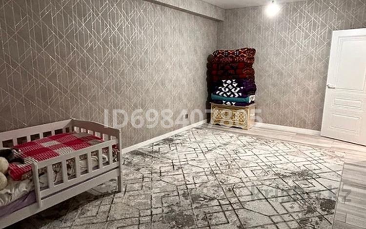 3-комнатная квартира · 80 м² · 6/7 этаж, мкр Кайрат за 300 000 ₸ в Алматы, Турксибский р-н — фото 2