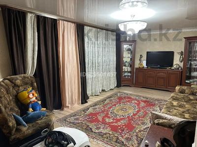 3-комнатная квартира, 89.5 м², 5/5 этаж, Пришахтинск, 22 24 за 18 млн 〒 в Караганде, Алихана Бокейханова р-н