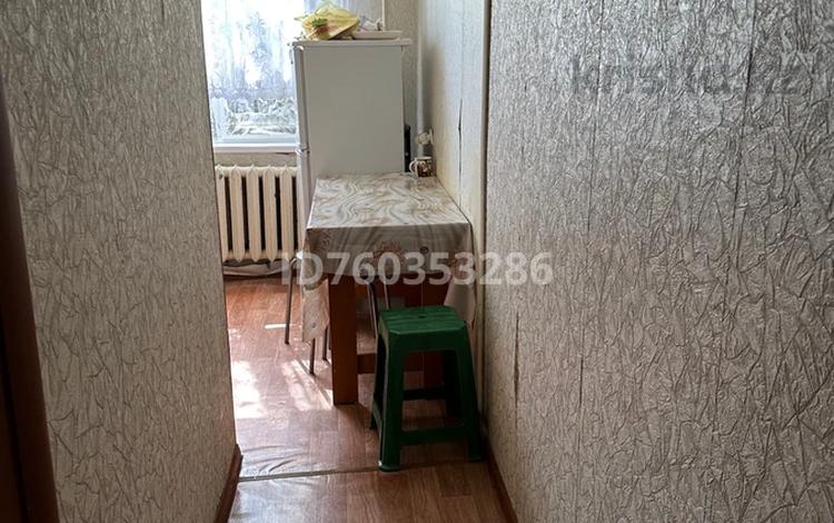 2-бөлмелі пәтер · 43 м² · 1/5 қабат, Маметова 48, бағасы: 15 млн ₸ в Уральске, мкр Школьник — фото 2