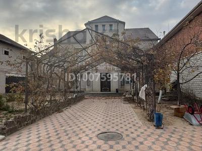 Отдельный дом · 11 комнат · 380 м², 24-й мкр — Рядом школы, детский садик, оптовый рынок, строительный рынок. мечеть, все необходимые рядом имеется. за ~ 1.5 млн 〒 в Актау