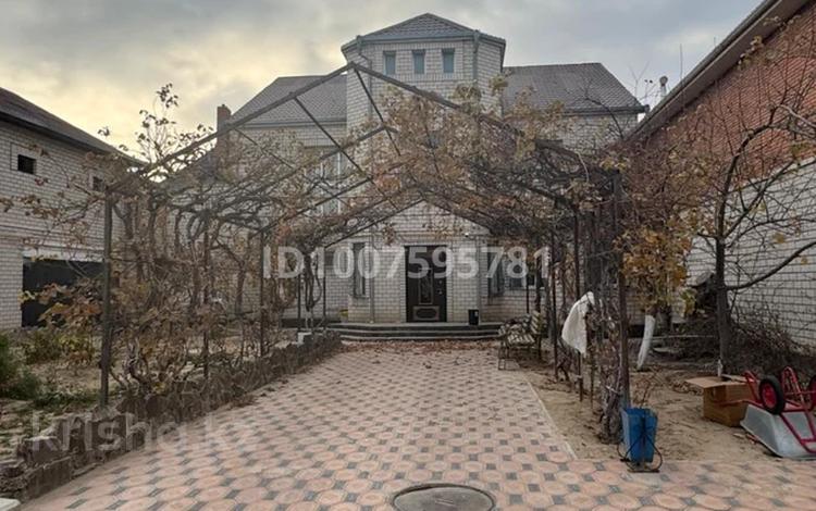 Отдельный дом · 11 комнат · 380 м² · 12 сот., 24-й мкр 13 — Рядом школы, детский садик, оптовый рынок, строительный рынок. мечеть, все необходимые рядом имеется. за 1.1 млн ₸ в Актау — фото 2