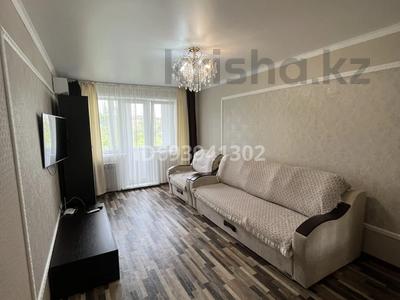 2-комнатная квартира, 43 м², 4/5 этаж помесячно, Чокина 93 за 140 000 〒 в Павлодаре