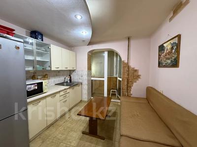 3-комнатная квартира · 67.4 м² · 1/5 этаж, мкр 8, Алия Молдагулова за 18 млн ₸ в Актобе