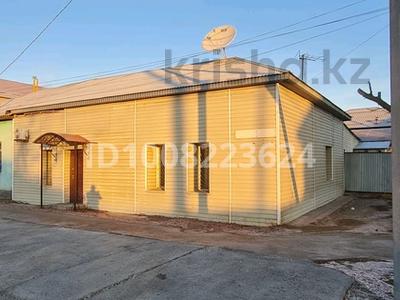 Отдельный дом · 6 комнат · 180 м², Токмагамбетова 33 — Б. Абдыразакова за 180 000 〒 в 